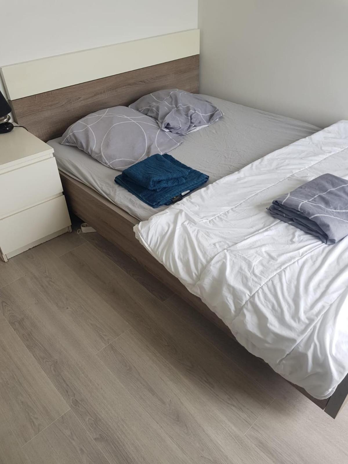 Chambre Neuve Dans Un Logement Partage A 10 Minute Du Circuit 24H Allonnes  Extérieur photo
